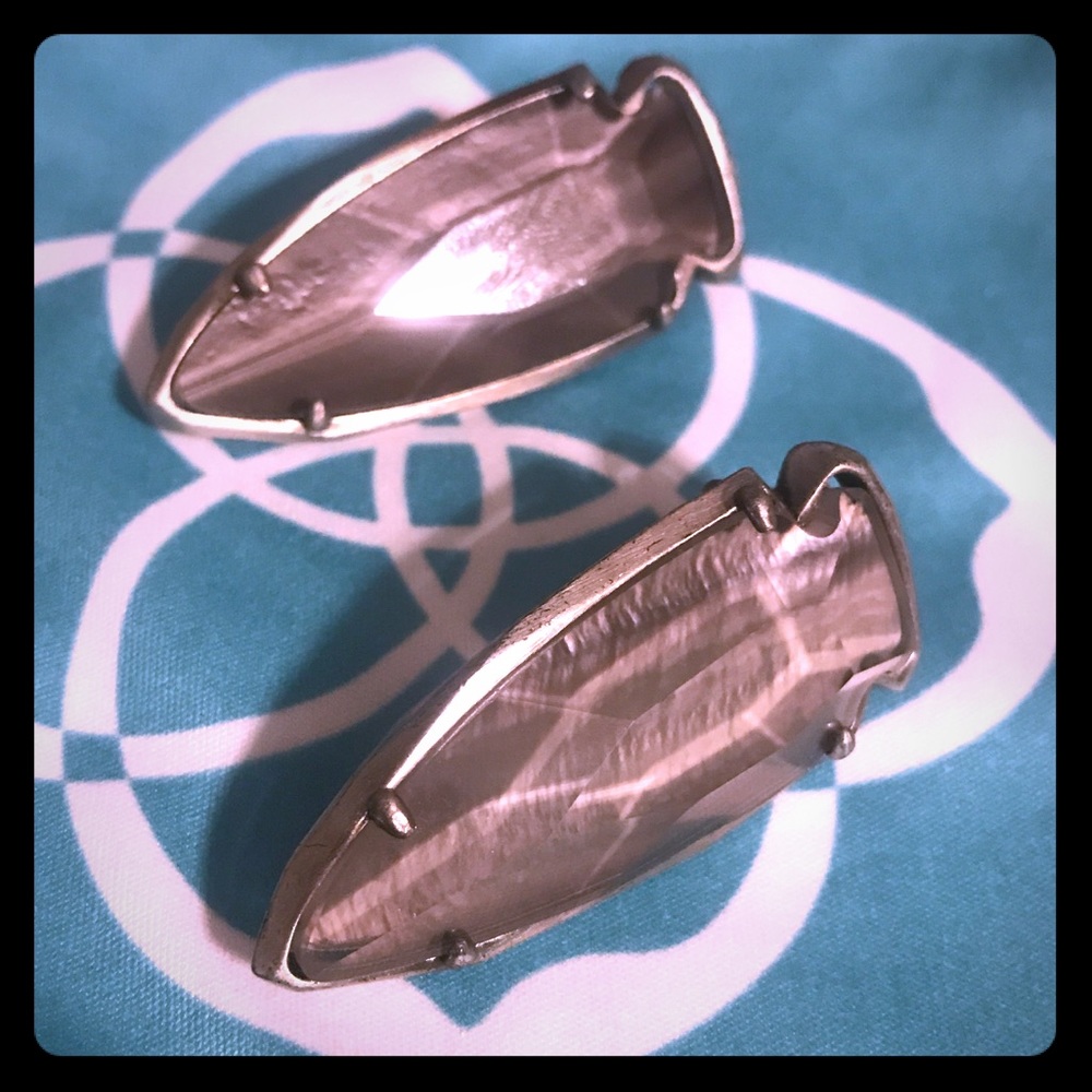 Grey Kathryn’s Kendra Scott EUC